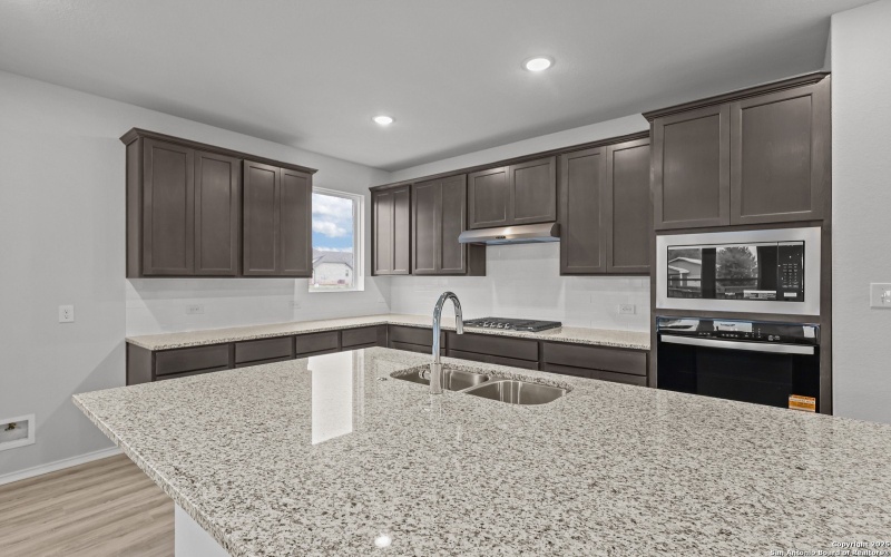 653 Broomsedge St, New Braunfels, TX 78130, 4 Habitaciones Habitaciones , ,3 BañosBaños,Residential,En Venta,653 Broomsedge St,0,1871588