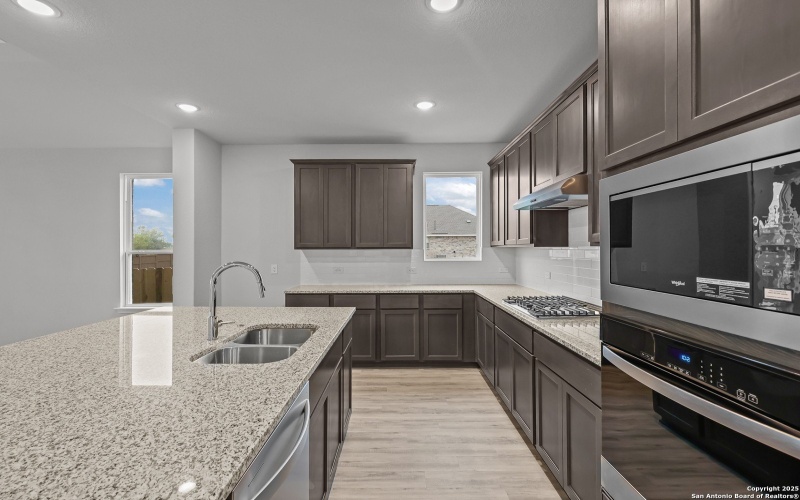 653 Broomsedge St, New Braunfels, TX 78130, 4 Habitaciones Habitaciones , ,3 BañosBaños,Residential,En Venta,653 Broomsedge St,0,1871588