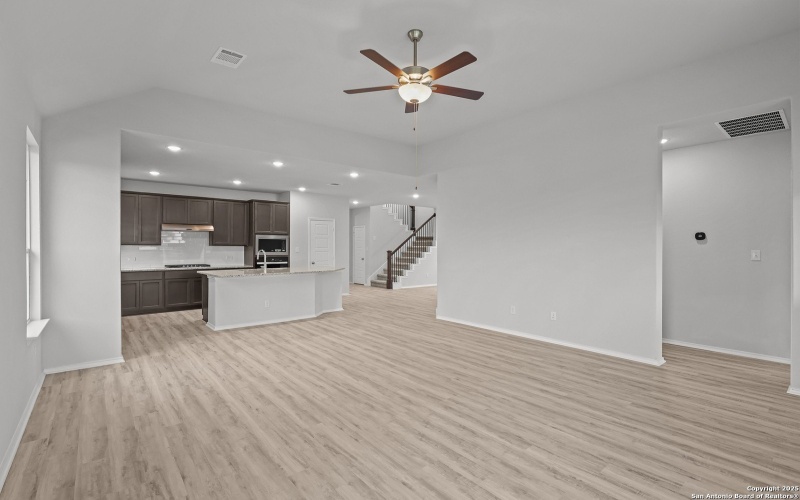 653 Broomsedge St, New Braunfels, TX 78130, 4 Habitaciones Habitaciones , ,3 BañosBaños,Residential,En Venta,653 Broomsedge St,0,1871588