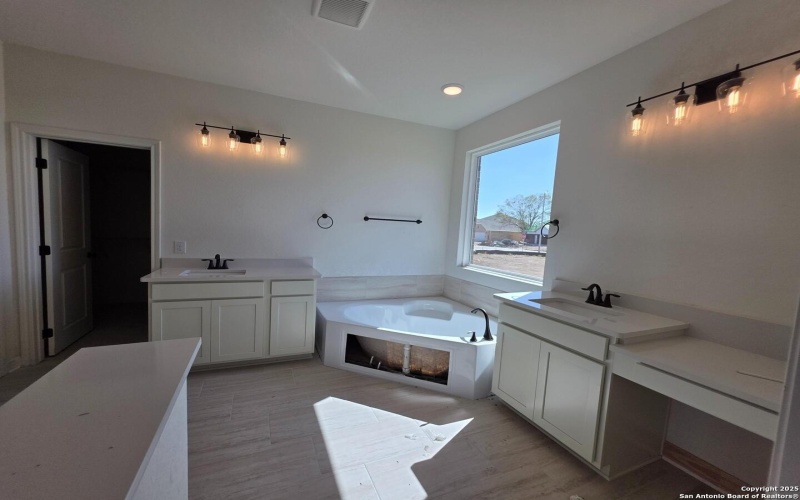 12915 Horseback Pl, Schertz, TX 78108, 4 Habitaciones Habitaciones , ,3 BañosBaños,Residential,En Venta,12915 Horseback Pl,0,1874064