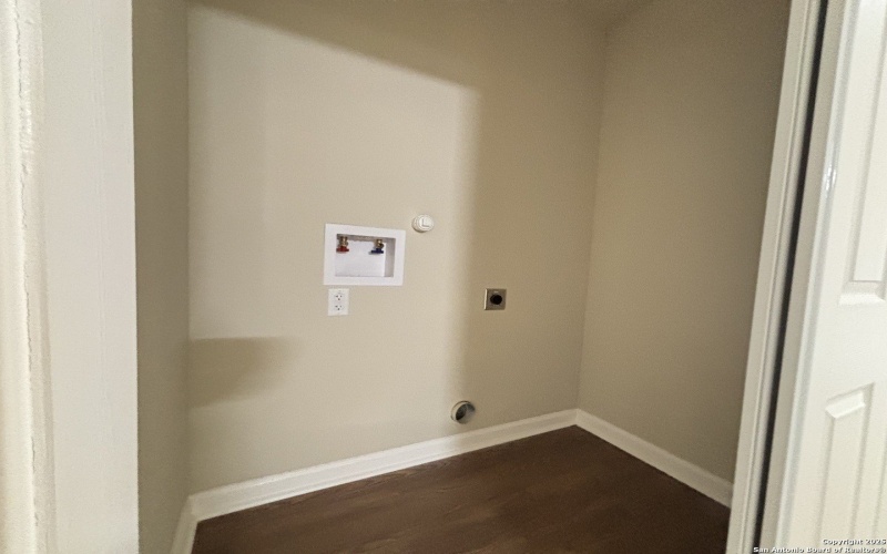 700 E 5th, Nixon, TX 78140, 4 Habitaciones Habitaciones , ,2 BañosBaños,Residential,En Venta,700 E 5th,0,1874075