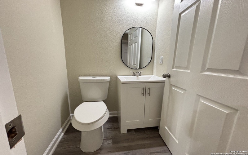 700 E 5th, Nixon, TX 78140, 4 Habitaciones Habitaciones , ,2 BañosBaños,Residential,En Venta,700 E 5th,0,1874075