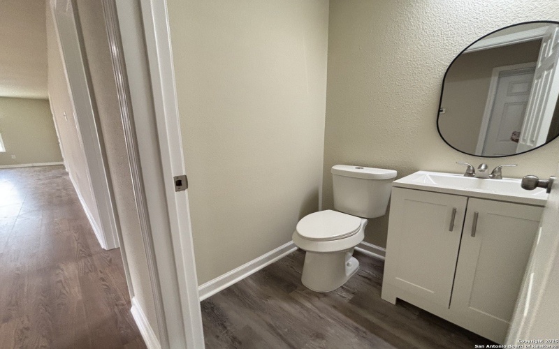 700 E 5th, Nixon, TX 78140, 4 Habitaciones Habitaciones , ,2 BañosBaños,Residential,En Venta,700 E 5th,0,1874075