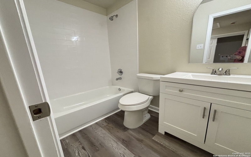 700 E 5th, Nixon, TX 78140, 4 Habitaciones Habitaciones , ,2 BañosBaños,Residential,En Venta,700 E 5th,0,1874075