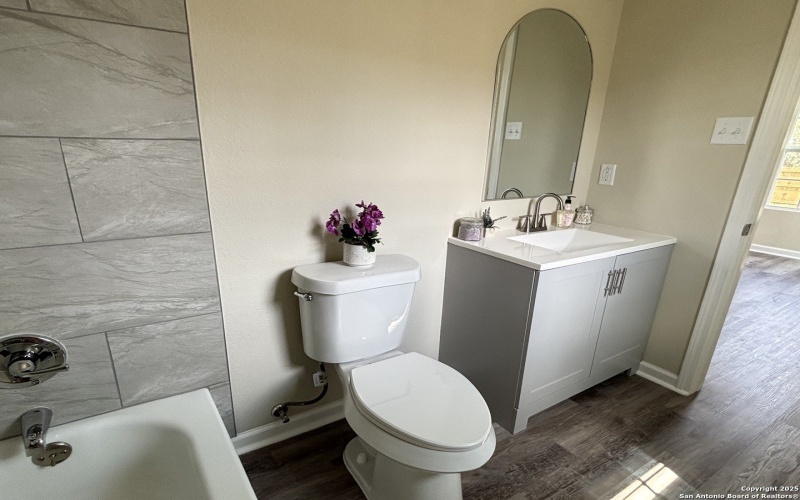 700 E 5th, Nixon, TX 78140, 4 Habitaciones Habitaciones , ,2 BañosBaños,Residential,En Venta,700 E 5th,0,1874075