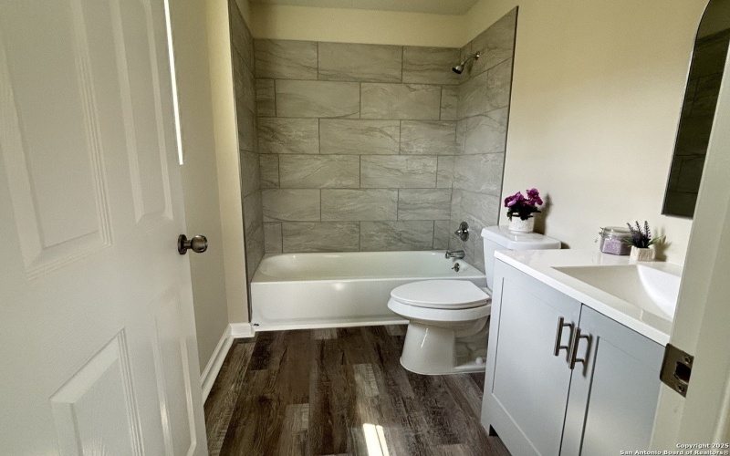 700 E 5th, Nixon, TX 78140, 4 Habitaciones Habitaciones , ,2 BañosBaños,Residential,En Venta,700 E 5th,0,1874075