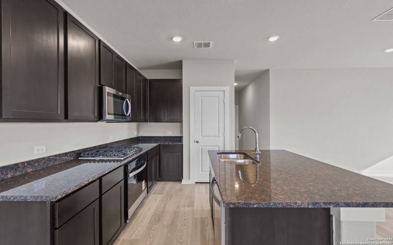 4727 Fireweed Court, San Antonio, TX 78263, 4 Habitaciones Habitaciones , ,2 BañosBaños,Residential,En Venta,4727 Fireweed Court,0,1874772