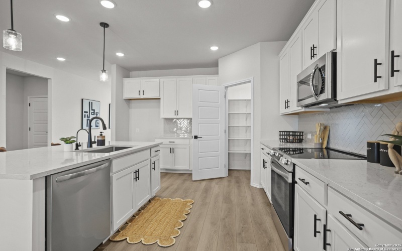 400 Jills Path, Seguin, TX 78155, 3 Bedrooms Bedrooms, ,2 BathroomsBathrooms,Residential,For Sale,400 Jills Path,0,1877079