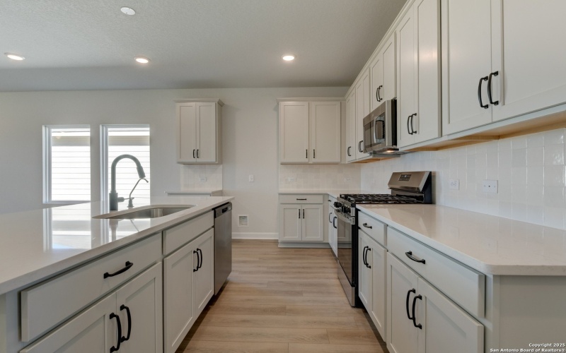 137 Beveridge, Seguin, TX 78155, 4 Habitaciones Habitaciones , ,2 BañosBaños,Residential,En Venta,137 Beveridge,0,1888299