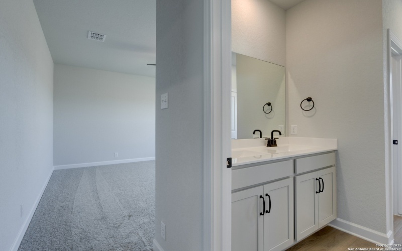 137 Beveridge, Seguin, TX 78155, 4 Habitaciones Habitaciones , ,2 BañosBaños,Residential,En Venta,137 Beveridge,0,1888299