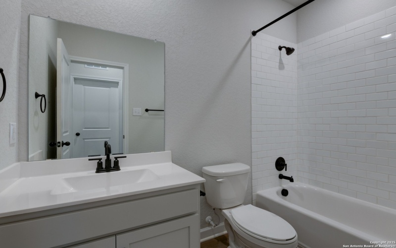 137 Beveridge, Seguin, TX 78155, 4 Habitaciones Habitaciones , ,2 BañosBaños,Residential,En Venta,137 Beveridge,0,1888299