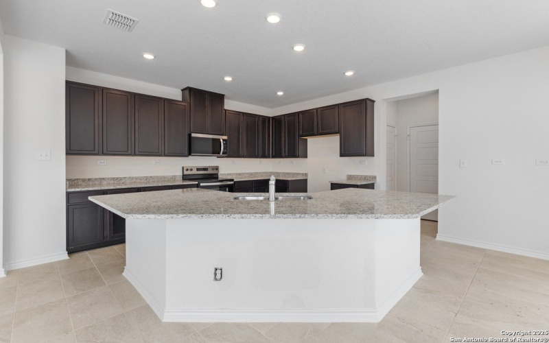 15516 ELECTRA CIR, San Antonio, TX 78245, 3 Bedrooms Bedrooms, ,2 BathroomsBathrooms,Residential,For Sale,15516 ELECTRA CIR,0,1893628