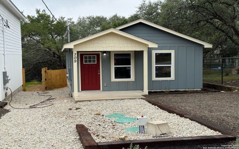 709 Burr Oak, Canyon Lake, TX 78133, 2 Bedrooms Bedrooms, ,2 BathroomsBathrooms,Residential,For Sale,709 Burr Oak,0,1889219