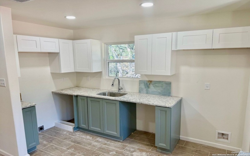 709 Burr Oak, Canyon Lake, TX 78133, 2 Bedrooms Bedrooms, ,2 BathroomsBathrooms,Residential,For Sale,709 Burr Oak,0,1889219