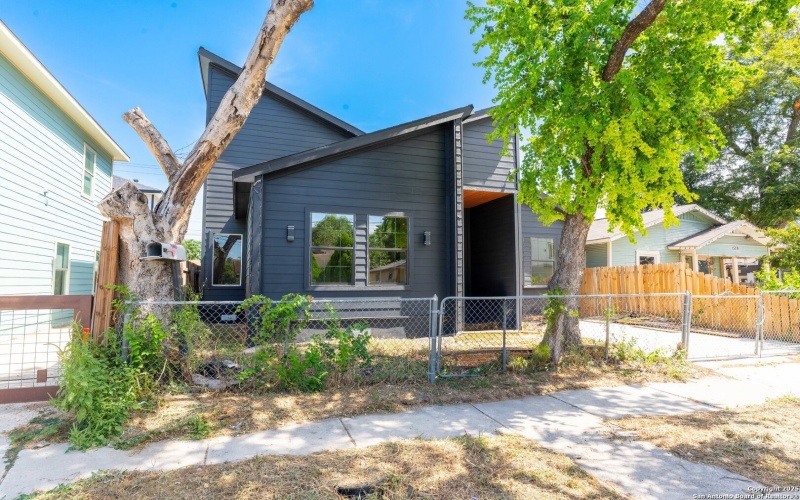 1515 Lamar, San Antonio, TX 78202, 3 Bedrooms Bedrooms, ,3 BathroomsBathrooms,Residential,For Sale,1515 Lamar,0,1889586