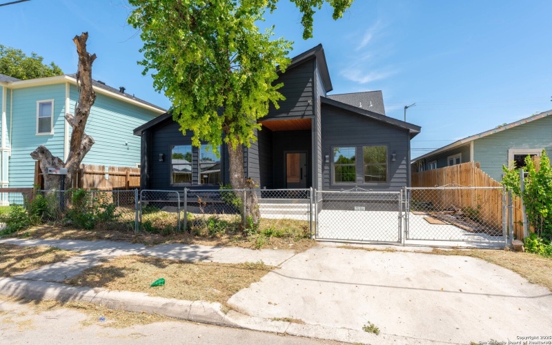 1515 Lamar, San Antonio, TX 78202, 3 Bedrooms Bedrooms, ,3 BathroomsBathrooms,Residential,For Sale,1515 Lamar,0,1889586