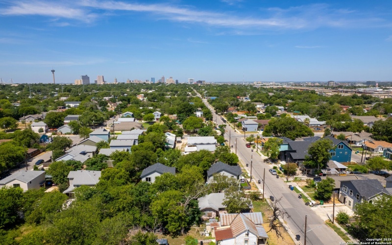 1515 Lamar, San Antonio, TX 78202, 3 Bedrooms Bedrooms, ,3 BathroomsBathrooms,Residential,For Sale,1515 Lamar,0,1889586