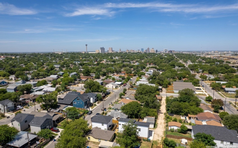 1515 Lamar, San Antonio, TX 78202, 3 Bedrooms Bedrooms, ,3 BathroomsBathrooms,Residential,For Sale,1515 Lamar,0,1889586