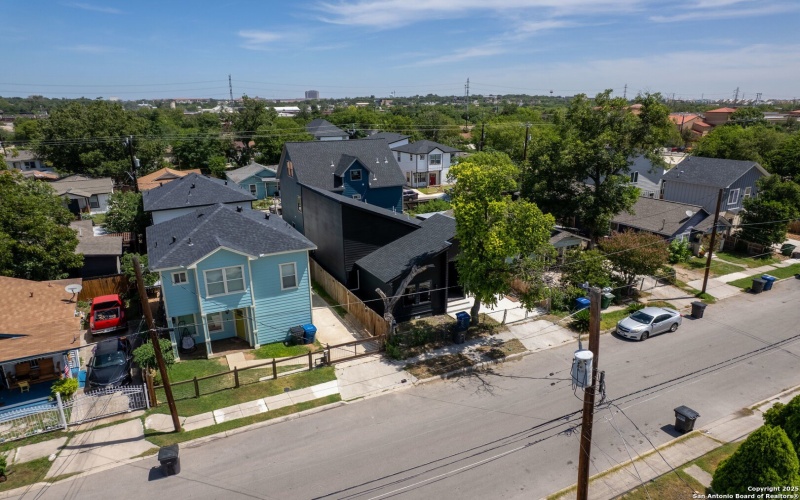 1515 Lamar, San Antonio, TX 78202, 3 Bedrooms Bedrooms, ,3 BathroomsBathrooms,Residential,For Sale,1515 Lamar,0,1889586