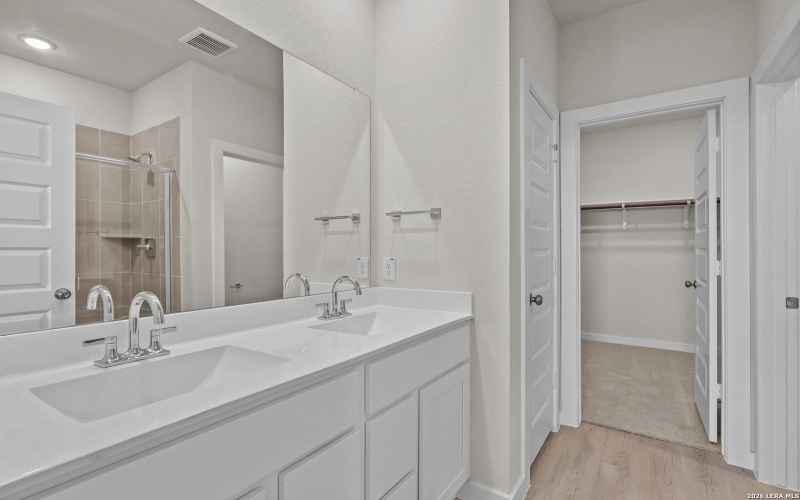 10722 Fairchild Way, San Antonio, TX 78109, 5 Habitaciones Habitaciones , ,3 BañosBaños,Residential,En Venta,10722 Fairchild Way,0,1891189