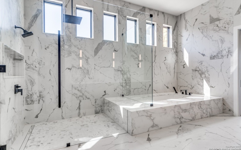 3672 Clubs Dr, Boerne, TX 78006, 4 Bedrooms Bedrooms, ,5 BathroomsBathrooms,Residential,For Sale,3672 Clubs Dr,0,1882757