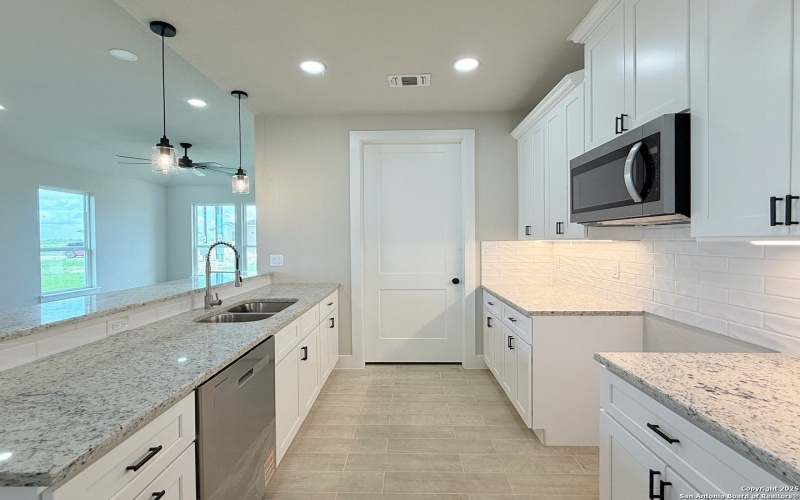 129 Camino Verde Ct, La Vernia, TX 78121, 3 Habitaciones Habitaciones , ,2 BañosBaños,Residential,En Venta,129 Camino Verde Ct,0,1883318