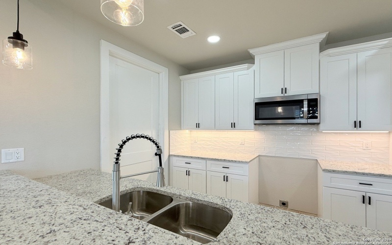 129 Camino Verde Ct, La Vernia, TX 78121, 3 Habitaciones Habitaciones , ,2 BañosBaños,Residential,En Venta,129 Camino Verde Ct,0,1883318