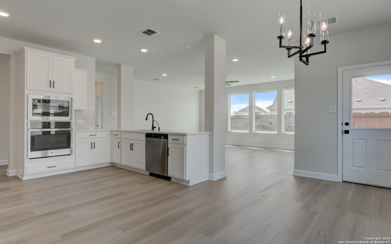 155 Mallorys Way, Castroville, TX 78009, 4 Habitaciones Habitaciones , ,3 BañosBaños,Residential,En Venta,155 Mallorys Way,0,1884228