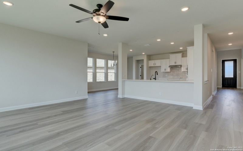 155 Mallorys Way, Castroville, TX 78009, 4 Habitaciones Habitaciones , ,3 BañosBaños,Residential,En Venta,155 Mallorys Way,0,1884228