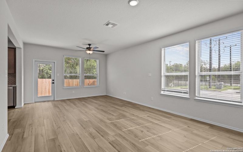 285 W Quill Dr Building 4, San Antonio, TX 78228, 3 Bedrooms Bedrooms, ,2 BathroomsBathrooms,Residential,For Sale,285 W Quill Dr Building 4,0,1884863