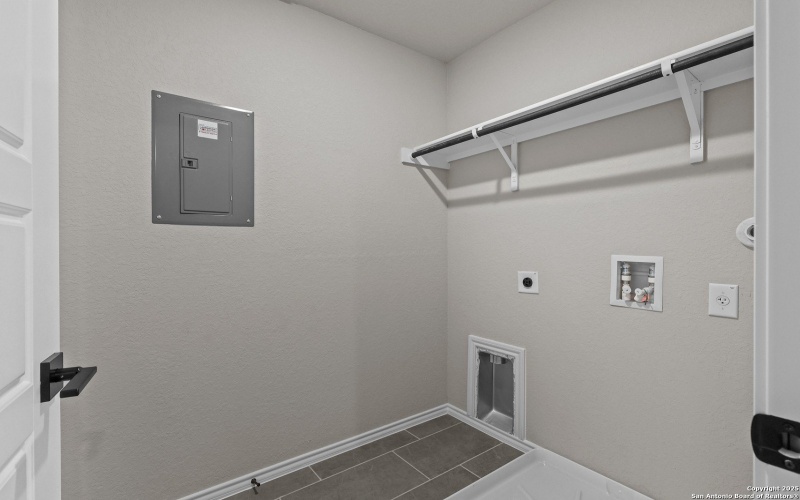 285 W Quill Dr Building 8, San Antonio, TX 78228, 3 Habitaciones Habitaciones , ,2 BañosBaños,Residential,En Venta,285 W Quill Dr Building 8,0,1884874