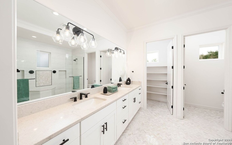 2089 Summit Crest Dr, Kerrville, TX 78028, 4 Bedrooms Bedrooms, ,3 BathroomsBathrooms,Residential,For Sale,2089 Summit Crest Dr,0,1886800