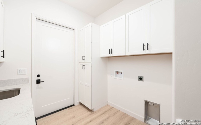 2089 Summit Crest Dr, Kerrville, TX 78028, 4 Bedrooms Bedrooms, ,3 BathroomsBathrooms,Residential,For Sale,2089 Summit Crest Dr,0,1886800