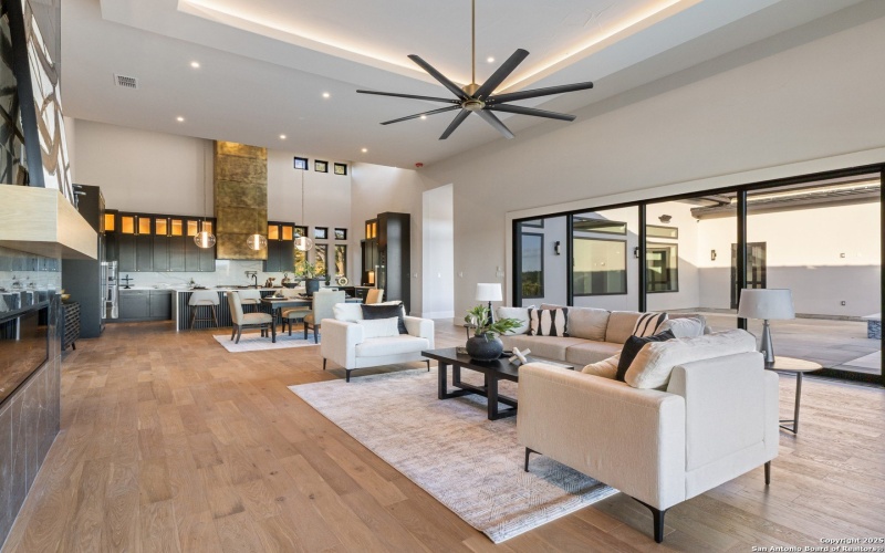 2018 Paradise Pkwy, Canyon Lake, TX 78133, 5 Habitaciones Habitaciones , ,6 BañosBaños,Residential,En Venta,2018 Paradise Pkwy,0,1887653