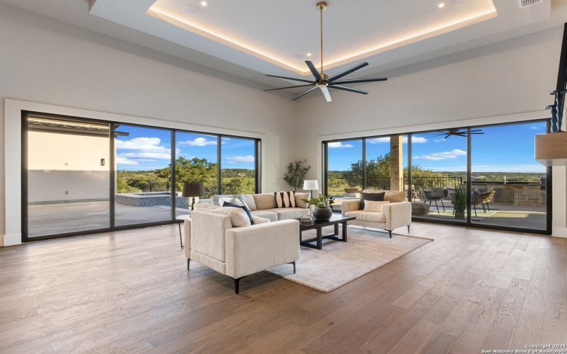 2018 Paradise Pkwy, Canyon Lake, TX 78133, 5 Habitaciones Habitaciones , ,6 BañosBaños,Residential,En Venta,2018 Paradise Pkwy,0,1887653