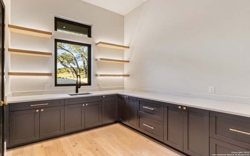 2018 Paradise Pkwy, Canyon Lake, TX 78133, 5 Habitaciones Habitaciones , ,6 BañosBaños,Residential,En Venta,2018 Paradise Pkwy,0,1887653