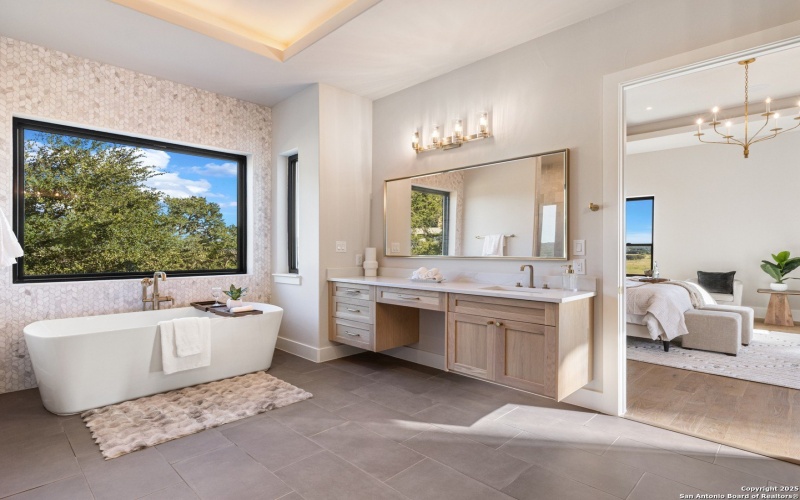 2018 Paradise Pkwy, Canyon Lake, TX 78133, 5 Habitaciones Habitaciones , ,6 BañosBaños,Residential,En Venta,2018 Paradise Pkwy,0,1887653