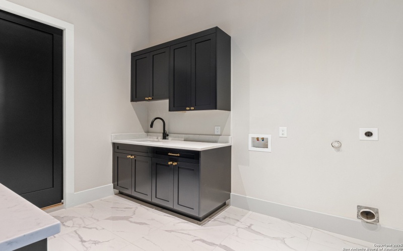 2018 Paradise Pkwy, Canyon Lake, TX 78133, 5 Habitaciones Habitaciones , ,6 BañosBaños,Residential,En Venta,2018 Paradise Pkwy,0,1887653