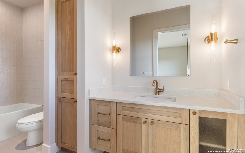 2018 Paradise Pkwy, Canyon Lake, TX 78133, 5 Habitaciones Habitaciones , ,6 BañosBaños,Residential,En Venta,2018 Paradise Pkwy,0,1887653