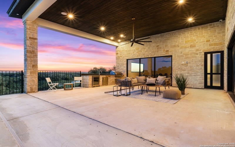 2018 Paradise Pkwy, Canyon Lake, TX 78133, 5 Habitaciones Habitaciones , ,6 BañosBaños,Residential,En Venta,2018 Paradise Pkwy,0,1887653