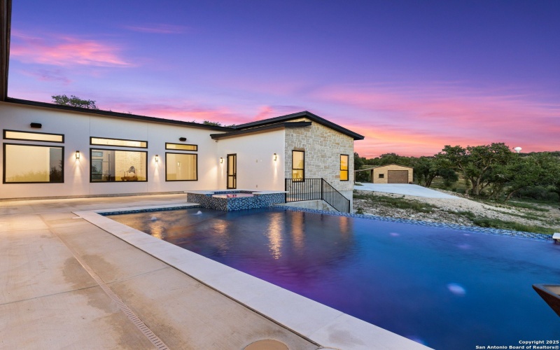 2018 Paradise Pkwy, Canyon Lake, TX 78133, 5 Habitaciones Habitaciones , ,6 BañosBaños,Residential,En Venta,2018 Paradise Pkwy,0,1887653