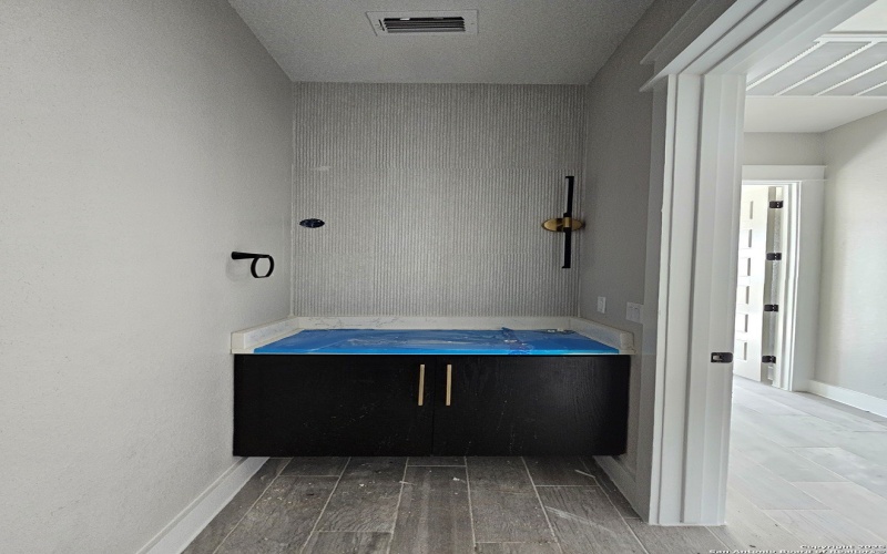 699 James Way, Castroville, TX 78009, 4 Bedrooms Bedrooms, ,3 BathroomsBathrooms,Residential,For Sale,699 James Way,0,1894534