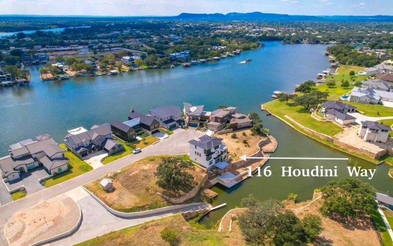 116 HOUDINI WAY, Kingsland, TX 78639, 4 Habitaciones Habitaciones , ,5 BañosBaños,Residential,En Venta,116 HOUDINI WAY,172253