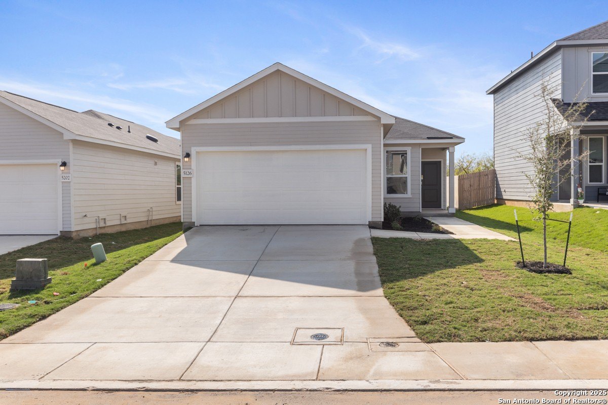 5126 BIG OAK RUN, Elmendorf, TX 78112, 3 Habitaciones Habitaciones , ,2 BañosBaños,Residential,En Venta,5126 BIG OAK RUN,0,1895296