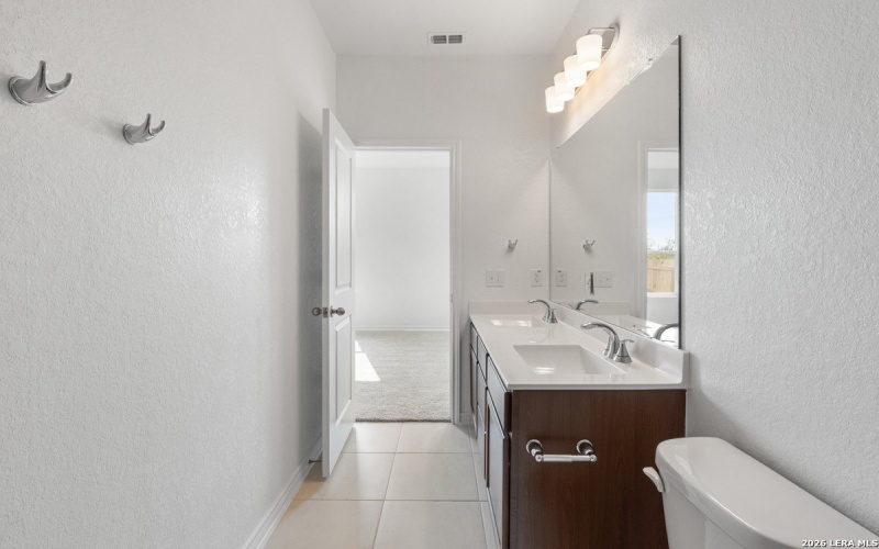 5126 BIG OAK RUN, Elmendorf, TX 78112, 3 Bedrooms Bedrooms, ,2 BathroomsBathrooms,Residential,For Sale,5126 BIG OAK RUN,0,1895296