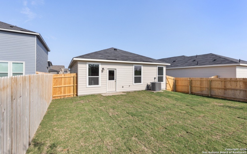 5126 BIG OAK RUN, Elmendorf, TX 78112, 3 Habitaciones Habitaciones , ,2 BañosBaños,Residential,En Venta,5126 BIG OAK RUN,0,1895296