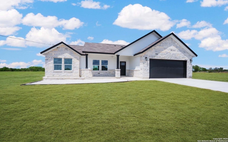 150 Ranchero Way, Natalia, TX 78059, 3 Bedrooms Bedrooms, ,2 BathroomsBathrooms,Residential,For Sale,150 Ranchero Way,0,1896571