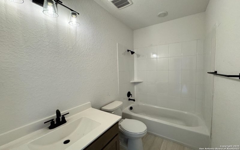 180 Heidi Hill, Castroville, TX 78253, 3 Bedrooms Bedrooms, ,2 BathroomsBathrooms,Residential,For Sale,180 Heidi Hill,0,1908030