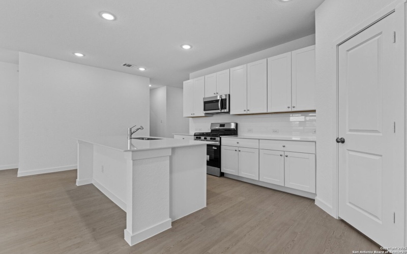 14807 Taradeau, San Antonio, TX 78254, 4 Bedrooms Bedrooms, ,3 BathroomsBathrooms,Residential,For Sale,14807 Taradeau,0,1895965