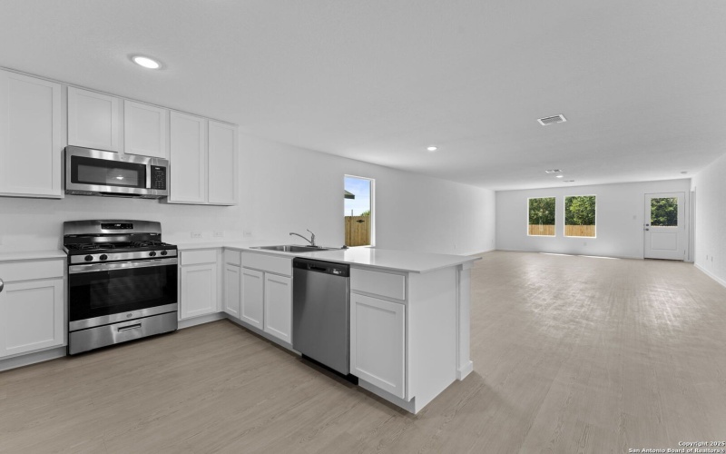 105 Autumn Trail, Floresville, TX 78114, 4 Habitaciones Habitaciones , ,2 BañosBaños,Residential,En Venta,105 Autumn Trail,0,1896065